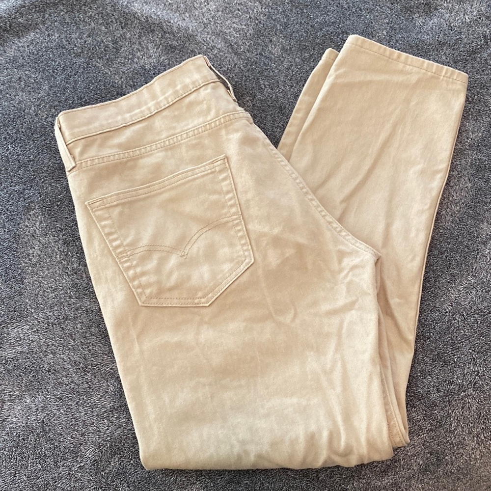 Men’s Levi Khaki Jeans
